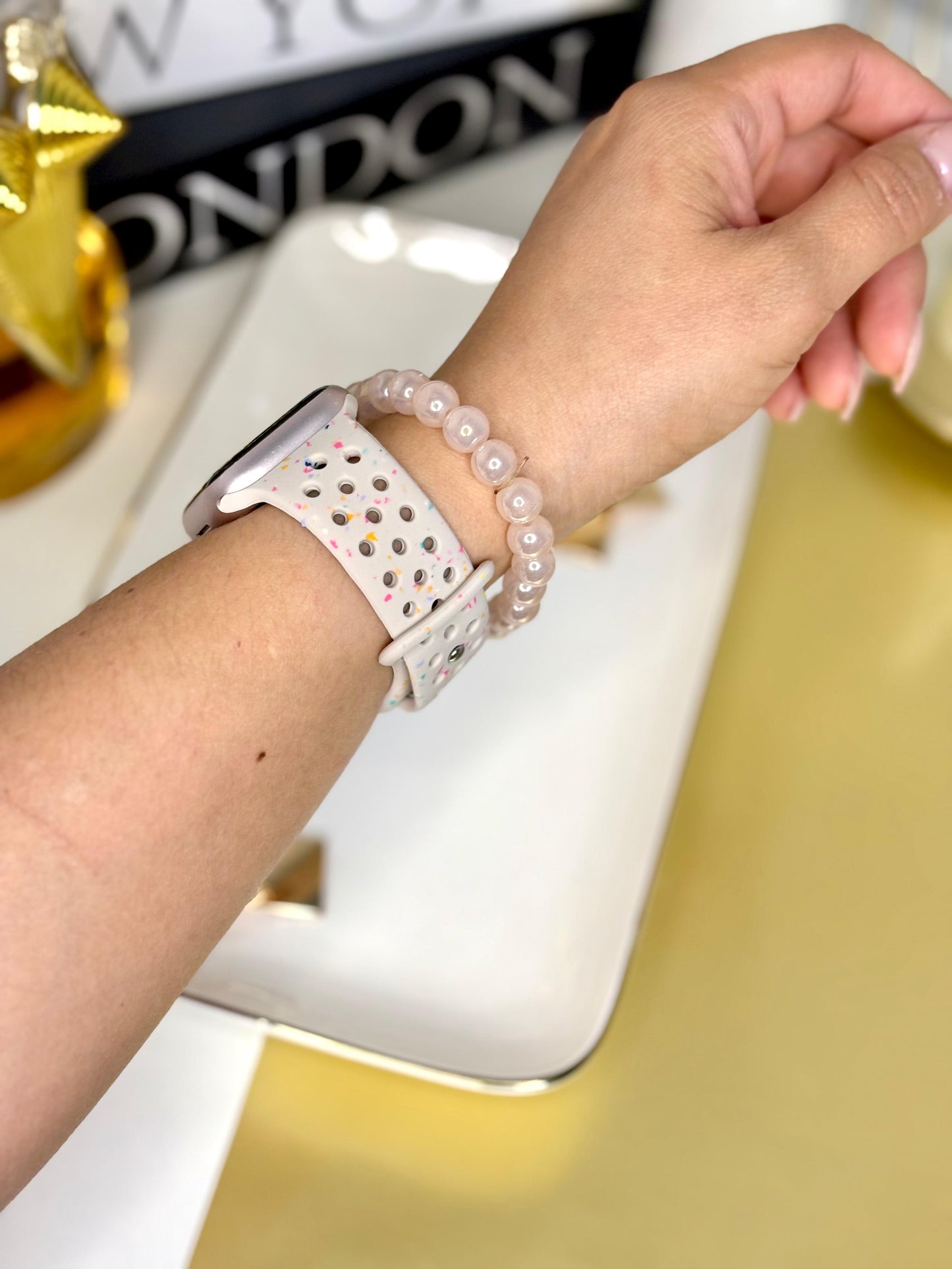Correa Apple Watch Gris con Motitas de Colores