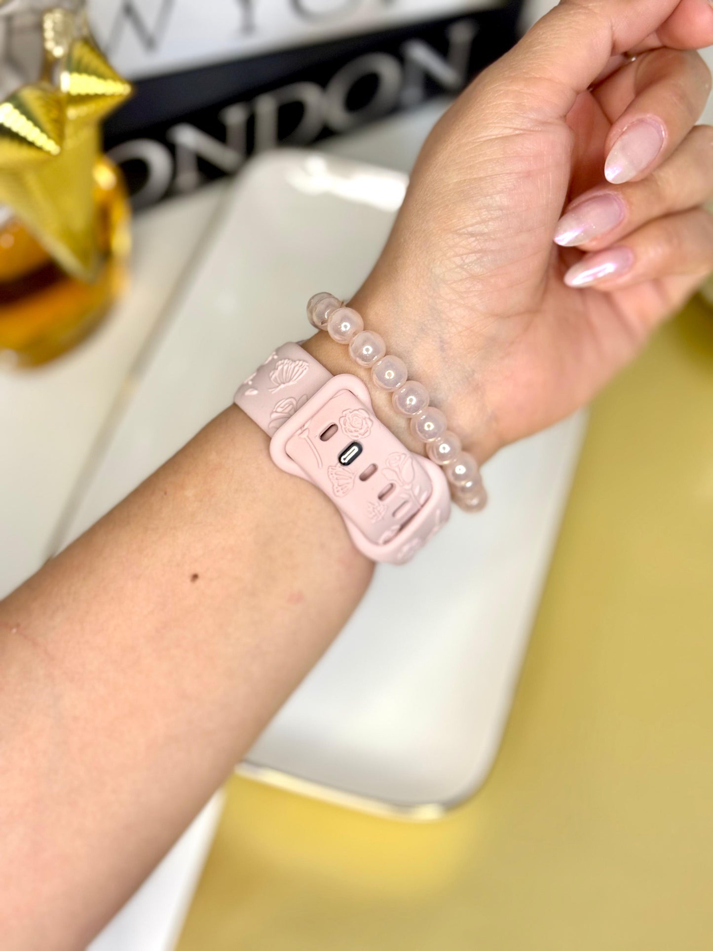 Correa Apple Watch Silicona Rosa con Mariposas
